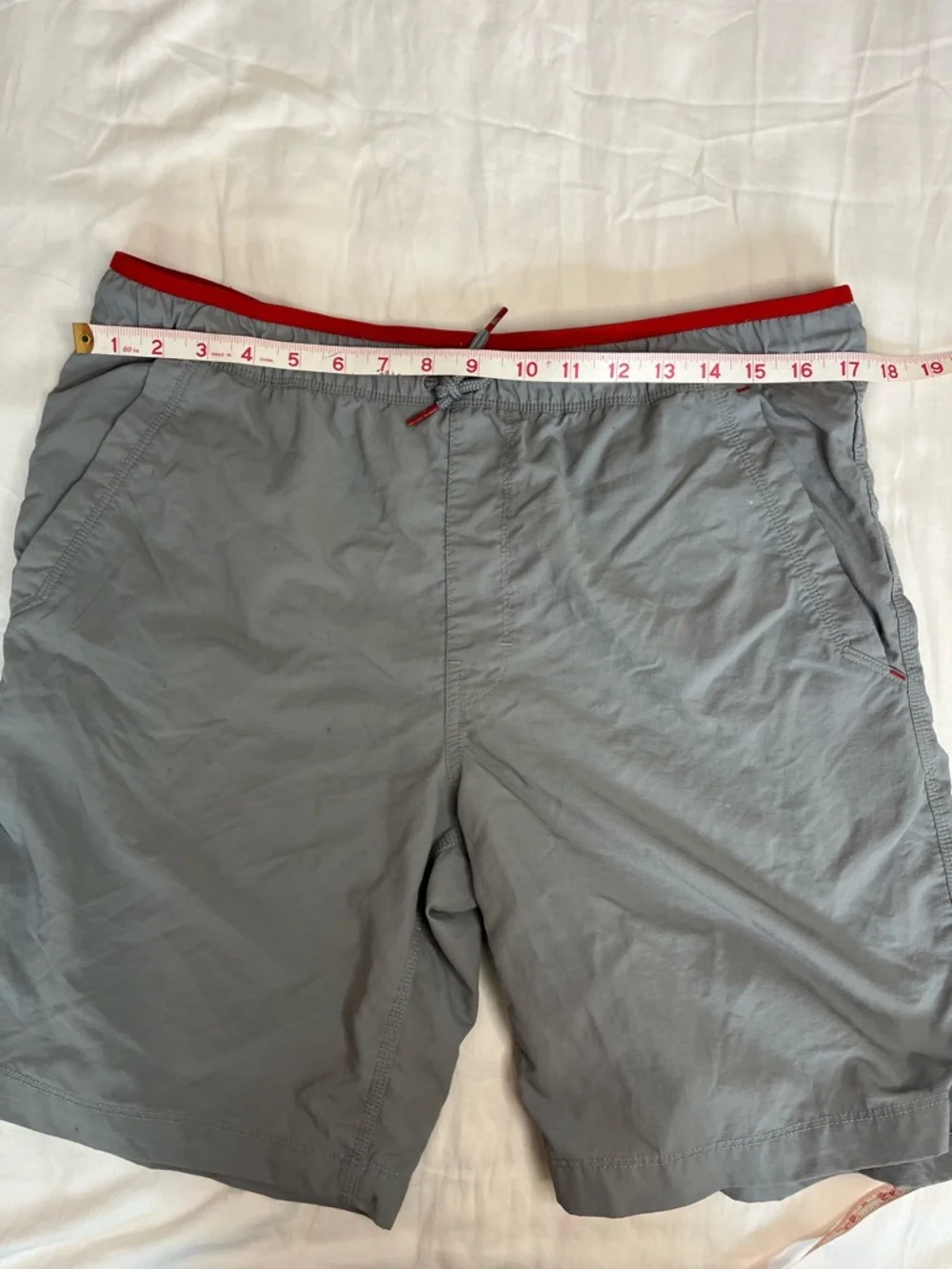 The North Face Light Gray Men's Nylon Ripstop Outdoor Hiking Shorts Men’s Medium